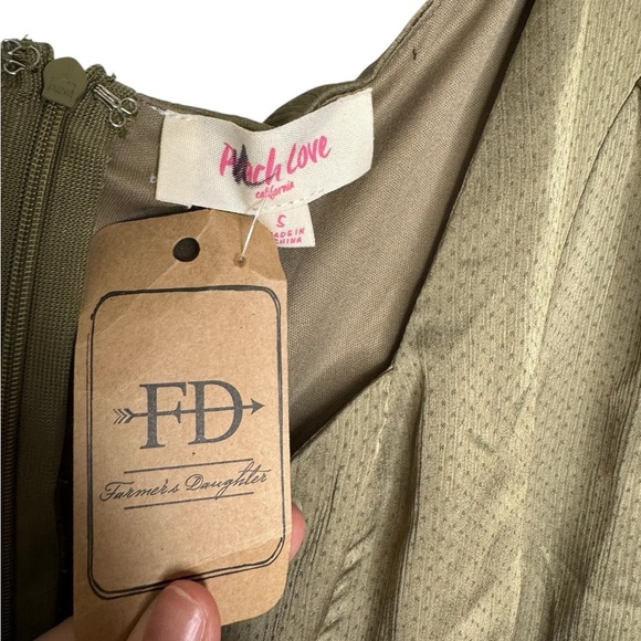 ✨ Peach Love Olive Green Satin Long Sleeve Mini Dress S NWT ✨ - Picture 4 of 5